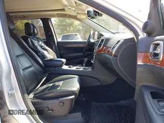 2011 Jeep Grand Cherokee Limited z VIN 1J4RR5GG8BC556064, wystawiony jako IAAI lot #42014688 z przebiegiem 151 706 mil mil oraz . Historia ofert i sprzedaży dostępna na DreamBid. Obrazek 5.