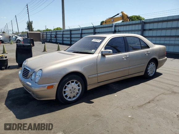 2000 Mercedes-Benz E 320 with VIN WDBJF65J4YB060708, listed as a Copart auction lot 54981615 with 71,036 mi miles and Clean Title. Bid and sale history available at DreamBid. Image 1.