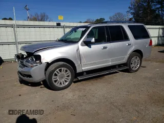 2011 Lincoln Navigator z VIN 5LMJJ2H55BEJ08058, wystawiony jako Copart lot #89203185 z przebiegiem 125 732 mil mil oraz Szkoda całkowita • Salvage title. Historia ofert i sprzedaży dostępna na DreamBid. Obrazek 1.