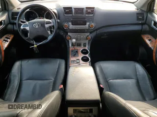 2013 Toyota Highlander Hybrid with VIN JTEBC3EHXD2013425, listed as a Copart auction lot 70375814 with 251,855 mi miles and Salvage Title. Bid and sale history available at carsss.com. Image 8.