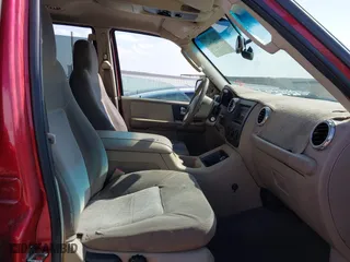 2003 Ford Expedition Special Service with VIN 1FMPU15L03LC21642, listed as a IAAI auction lot 41952427 with 262,681 mi miles. Bid and sale history available at carsss.com. Image 5.