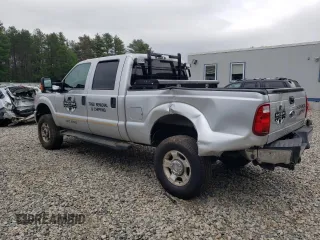 2014 Ford F-250 XL with VIN 1FT7W2B66EEA95457, listed as a Copart auction lot 59625155 with 118,040 mi miles and Salvage title. Bid and sale history available at DreamBid. Image 2.