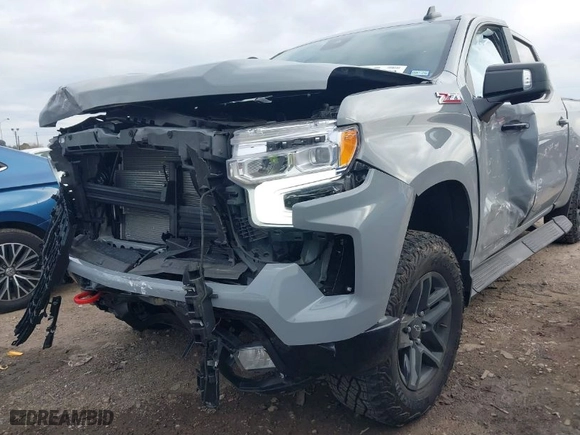 2024 Chevrolet Silverado 1500 LT Trail Boss with VIN 3GCUDFED1RG397733, listed as a IAAI auction lot 41283622 with 4,016 mi miles. Bid and sale history available at carsss.com. Image 6.