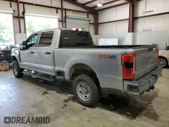 2023 Ford F-250 XL with VIN 1FT8W2BAXPEC99223, listed as a Copart auction lot 56026695 with 33,616 mi miles and Salvage title. Bid and sale history available at DreamBid. Image 2.