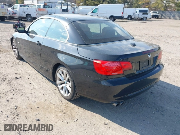 2013 BMW 3 Series 328i z VIN WBADW7C5XDE732643, wystawiony jako IAAI lot #41665789 z przebiegiem Nie podano mil oraz . Historia ofert i sprzedaży dostępna na DreamBid. Obrazek 3.
