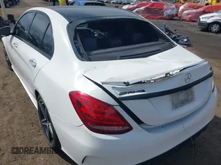 2016 Mercedes-Benz C 450 AMG z VIN 55SWF6EB9GU109668, wystawiony jako IAAI lot #41833350 z przebiegiem 104 567 mil mil oraz . Historia ofert i sprzedaży dostępna na DreamBid. Obrazek 6.