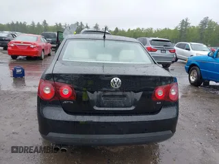 2010 Volkswagen Jetta Limited Edition with VIN 3VWRZ7AJXAM161335, listed as a IAAI auction lot 42326387 with 111,967 mi miles and . Bid and sale history available at DreamBid. Image 18.