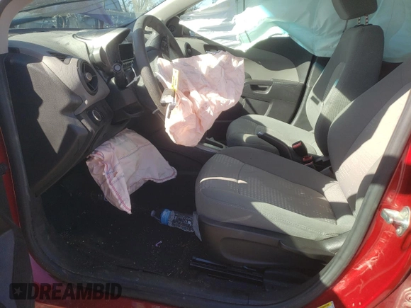 2013 Chevrolet Sonic LS z VIN 1G1JA6SH3D4121037, wystawiony jako Copart lot #45975555 z przebiegiem 66 735 mil mil oraz Szkoda całkowita • Salvage title. Historia ofert i sprzedaży dostępna na DreamBid. Obrazek 7.
