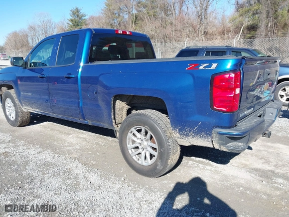 2018 Chevrolet Silverado 1500 LT with VIN 1GCVKRECXJZ240967, listed as a IAAI auction lot 41652784 with 92,395 mi miles. Bid and sale history available at carsss.com. Image 3.