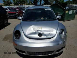 2008 Volkswagen Beetle S with VIN 3VWPW31C58M502208, listed as a Copart auction lot 61663455 with 93,982 mi miles and Salvage title. Bid and sale history available at DreamBid. Image 5.