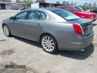 2011 Lincoln MKS z VIN 1LNHL9DR7BG611611, wystawiony jako IAAI lot #42281272 z przebiegiem 160 054 mil mil oraz . Historia ofert i sprzedaży dostępna na DreamBid. Obrazek 3.