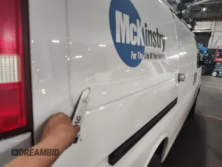 2015 Chevrolet Express Cargo z VIN 1GCZGTCG8F1152043, wystawiony jako IAAI lot #42889455 z przebiegiem 91 058 mil mil oraz . Historia ofert i sprzedaży dostępna na DreamBid. Obrazek 30.