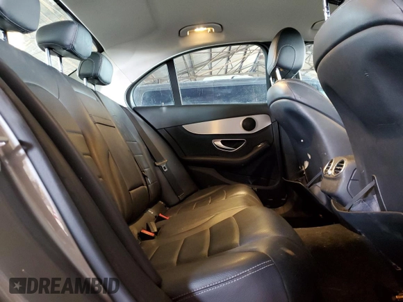 2015 Mercedes-Benz C 300 Luxury with VIN 55SWF4KB6FU014749, listed as a Copart auction lot 55673185 with 152,729 mi miles and Clean title. Bid and sale history available at DreamBid. Image 10.