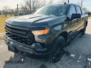 2022 Chevrolet Silverado 1500 Custom with VIN 1GCPABEK7NZ633597, listed as a Copart auction lot 42431625 with 31,487 mi miles and Salvage Title. Bid and sale history available at DreamBid. Image 2.