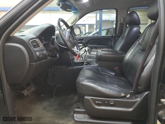 2011 Chevrolet Avalanche LT with VIN 3GNTKFE3XBG393895, listed as a Copart auction lot 77356884 with 187,213 mi miles and Clean Title. Bid and sale history available at carsss.com. Image 7.
