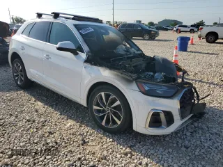 2022 Audi Q5 S line Premium Plus z VIN WA1EAAFY1N2137332, wystawiony jako Copart lot #55388645 z przebiegiem Nie podano mil oraz Szkoda całkowita • Salvage title. Historia ofert i sprzedaży dostępna na DreamBid. Obrazek 4.