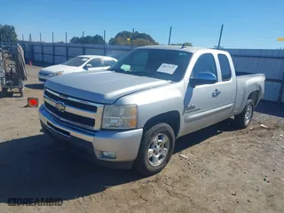 2011 Chevrolet Silverado 1500 LT with VIN 1GCRCSE0XBZ133317, listed as a IAAI auction lot 40613235 with 96,334 mi miles. Bid and sale history available at carsss.com. Image 17.