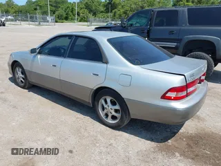 2001 Lexus ES 300 with VIN JT8BF28GX10307910, listed as a IAAI auction lot 42326385 with 157,130 mi miles and . Bid and sale history available at DreamBid. Image 3.