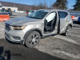 2019 Volvo XC40 Inscription с VIN YV4162UL5K2056538, выставлен на аукционе Copart как лот 42796685 с пробегом 33 084 миль миль и Списание • Salvage title. История ставок и продаж доступна на DreamBid. Изображение 1.