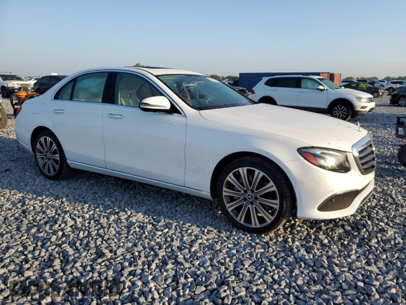 2020 Mercedes-Benz E 350 with VIN WDDZF8EB7LA732564, listed as a Copart auction lot 53996955 with 35,743 mi miles and Salvage Title. Bid and sale history available at DreamBid. Image 4.