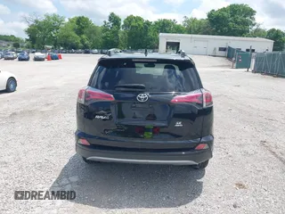 2017 Toyota RAV4 SE z VIN 2T3JFREV2HW677084, wystawiony jako IAAI lot #42236638 z przebiegiem 107 343 mil mil oraz . Historia ofert i sprzedaży dostępna na DreamBid. Obrazek 16.