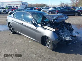 2019 Alfa Romeo Giulia with VIN ZARFANAN4K7607128, listed as a IAAI auction lot 39768601 with 1 mi miles. Bid and sale history available at carsss.com. Image 1.