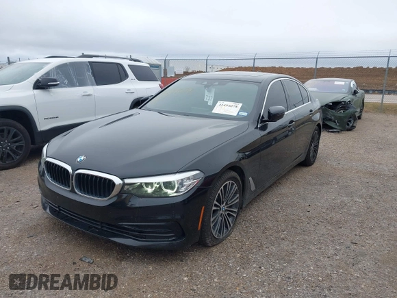 2019 BMW 5 Series 530i z VIN WBAJA5C52KWW06869, wystawiony jako IAAI lot #41494078 z przebiegiem 71 415 mil mil oraz . Historia ofert i sprzedaży dostępna na DreamBid. Obrazek 6.