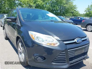 2013 Ford Focus SE z VIN 1FADP3F2XDL368493, wystawiony jako IAAI lot #42569959 z przebiegiem 85 313 mil mil oraz . Historia ofert i sprzedaży dostępna na DreamBid. Obrazek 1.