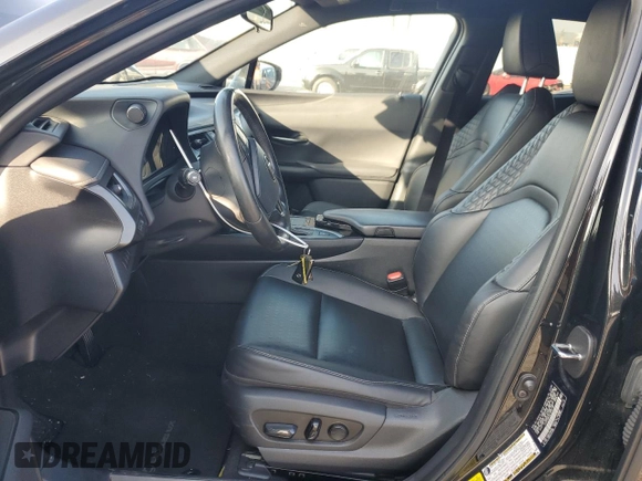 2020 Lexus UX 200 z VIN JTHX3JBH3L2030146, wystawiony jako Copart lot #88565165 z przebiegiem 88 286 mil mil oraz Czysty tytuł • Clean title. Historia ofert i sprzedaży dostępna na DreamBid. Obrazek 7.