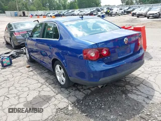 2008 Volkswagen Jetta SE with VIN 3VWRM71K98M141627, listed as a IAAI auction lot 42264826 with 204,525 mi miles and . Bid and sale history available at DreamBid. Image 3.