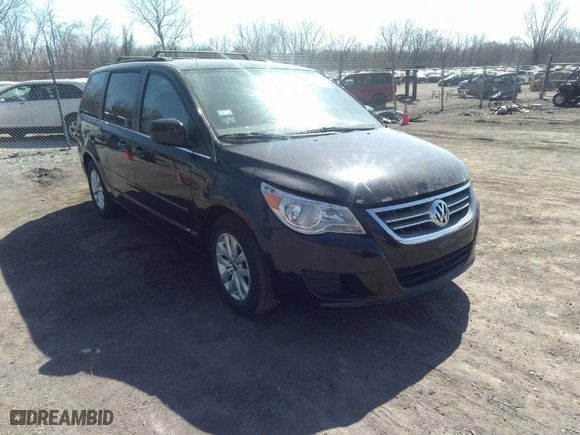 2014 Volkswagen Routan SE w/RSE & Navigation with VIN 2C4RVABG3ER134698, listed as a IAAI auction lot 41796736 with 110,282 mi miles. Bid and sale history available at carsss.com. Image 1.