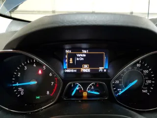 2018 Ford Escape SE z VIN 1FMCU9GD6JUC30324, wystawiony jako Copart lot #55833765 z przebiegiem 48 016 mil mil oraz Szkoda całkowita • Salvage title. Historia ofert i sprzedaży dostępna na DreamBid. Obrazek 9.