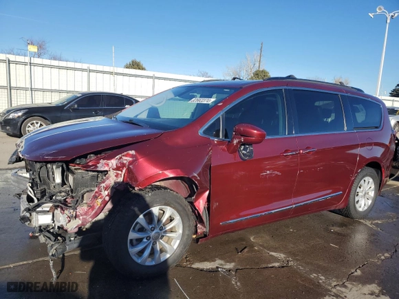 2017 Chrysler Pacifica Touring-L with VIN 2C4RC1BG9HR702303, listed as a Copart auction lot 82663374 with 182,648 mi miles and Salvage Title. Bid and sale history available at carsss.com. Image 1.