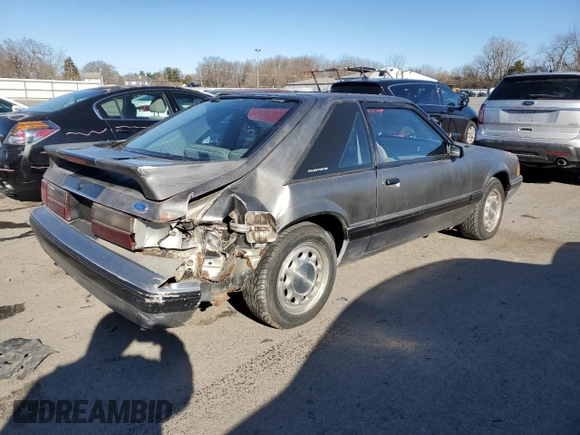 1993 Ford Mustang с VIN 1FACP41M6PF186870, выставлен на аукционе Copart как лот 87487744 с пробегом 37 671 миль миль и Списание • Salvage title. История ставок и продаж доступна на DreamBid. Изображение 3.