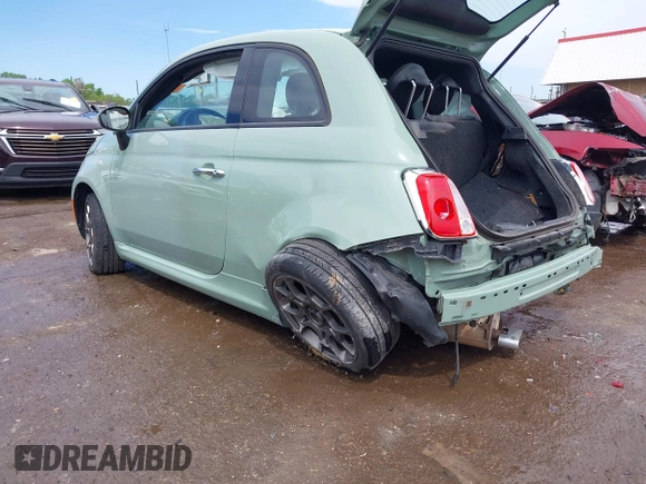 2015 FIAT 500 Sport z VIN 3C3CFFBR5FT663509, wystawiony jako IAAI lot #42117175 z przebiegiem 81 358 mil mil oraz . Historia ofert i sprzedaży dostępna na DreamBid. Obrazek 3.