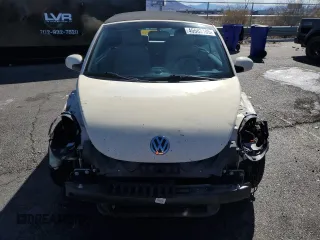 2010 Volkswagen Beetle with VIN 3VWRG3ALXAM009183, listed as a Copart auction lot 45583105 with 90,200 mi miles and Salvage Title. Bid and sale history available at DreamBid. Image 5.