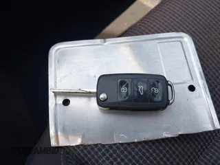 2013 Volkswagen Golf w/Conv с VIN WVWDB7AJ0DW130293, выставлен на аукционе IAAI как лот 42474230 с пробегом 188 475 миль миль и . История ставок и продаж доступна на DreamBid. Изображение 11.