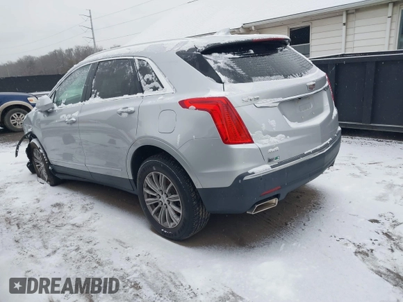 2017 Cadillac XT5 Luxury AWD z VIN 1GYKNDRS6HZ247580, wystawiony jako IAAI lot #41600234 z przebiegiem 82 480 mil mil oraz . Historia ofert i sprzedaży dostępna na DreamBid. Obrazek 3.