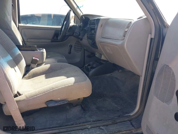 2000 Ford Ranger XL with VIN 1FTYR10C8YPB38512, listed as a IAAI auction lot 41784875 with 197,322 mi miles. Bid and sale history available at carsss.com. Image 5.