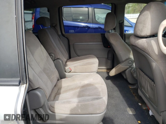 2008 Hyundai Entourage GLS z VIN KNDMC233586051822, wystawiony jako Copart lot #56200055 z przebiegiem 180 513 mil mil oraz Szkoda całkowita • Salvage title. Historia ofert i sprzedaży dostępna na DreamBid. Obrazek 11.