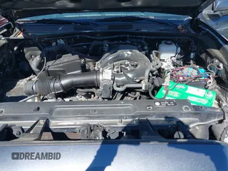 2019 Toyota Tacoma SR z VIN 3TMCZ5AN9KM232882, wystawiony jako IAAI lot #41879314 z przebiegiem Nie podano mil oraz . Historia ofert i sprzedaży dostępna na DreamBid. Obrazek 10.