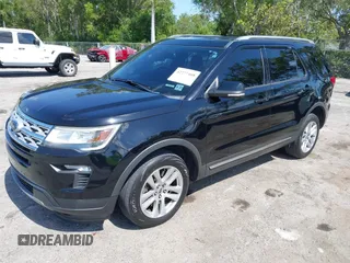 2018 Ford Explorer XLT z VIN 1FM5K8D89JGC38674, wystawiony jako IAAI lot #42277468 z przebiegiem 131 664 mil mil oraz . Historia ofert i sprzedaży dostępna na DreamBid. Obrazek 2.