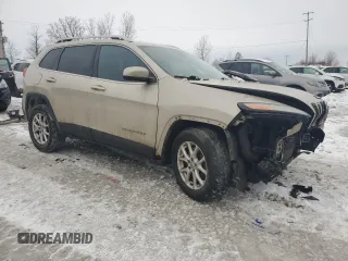 2015 Jeep Cherokee North with VIN 1C4PJMCS1FW582132, listed as a Copart auction lot 82972524 with 196,334 mi miles and Clean Title. Bid and sale history available at carsss.com. Image 4.