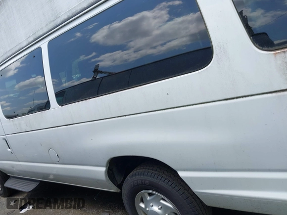 2011 Ford Econoline Passenger XL с VIN 1FBSS3BL2BDB39140, выставлен на аукционе IAAI как лот 42519630 с пробегом 115 095 миль миль и . История ставок и продаж доступна на DreamBid. Изображение 14.