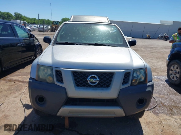 2010 Nissan Xterra S z VIN 5N1AN0NW7AC512384, wystawiony jako IAAI lot #42317041 z przebiegiem 143 994 mil mil oraz . Historia ofert i sprzedaży dostępna na DreamBid. Obrazek 12.