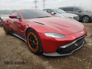 2020 Aston Martin Vantage z VIN SCFSMGAW8LGN03717, wystawiony jako Copart lot #69625684 z przebiegiem 26 594 mil mil oraz Szkoda całkowita • Salvage title. Historia ofert i sprzedaży dostępna na DreamBid. Obrazek 4.