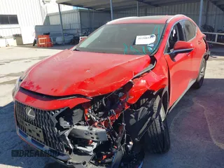2025 Lexus NX 250 z VIN 2T2ADCAZXSC020901, wystawiony jako IAAI lot #41208557 z przebiegiem 3 756 mil mil oraz . Historia ofert i sprzedaży dostępna na DreamBid. Obrazek 6.