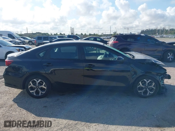 2021 Kia Forte FE z VIN 3KPF24AD6ME390032, wystawiony jako IAAI lot #41467915 z przebiegiem 43 654 mil mil oraz . Historia ofert i sprzedaży dostępna na DreamBid. Obrazek 14.