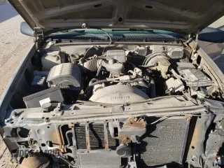 2000 GMC Sierra 1500 with VIN 1GTGC24R5YR198477, listed as a Copart auction lot 76717374 with 109,201 mi miles and Salvage Title. Bid and sale history available at DreamBid. Image 11.