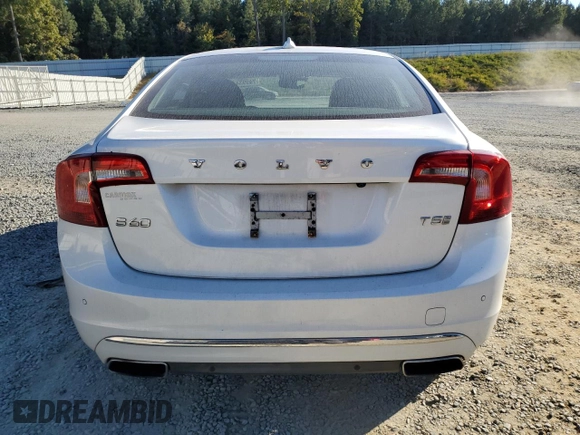 2017 Volvo S60 Inscription Platinum z VIN LYV402HM9HB140468, wystawiony jako Copart lot #74993444 z przebiegiem 103 907 mil mil oraz Szkoda całkowita • Salvage title. Historia ofert i sprzedaży dostępna na DreamBid. Obrazek 6.